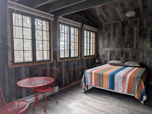 Walker House | Charming Off-Grid Style Cabin Experience Surrounded by Nature in Walker, Minnesota