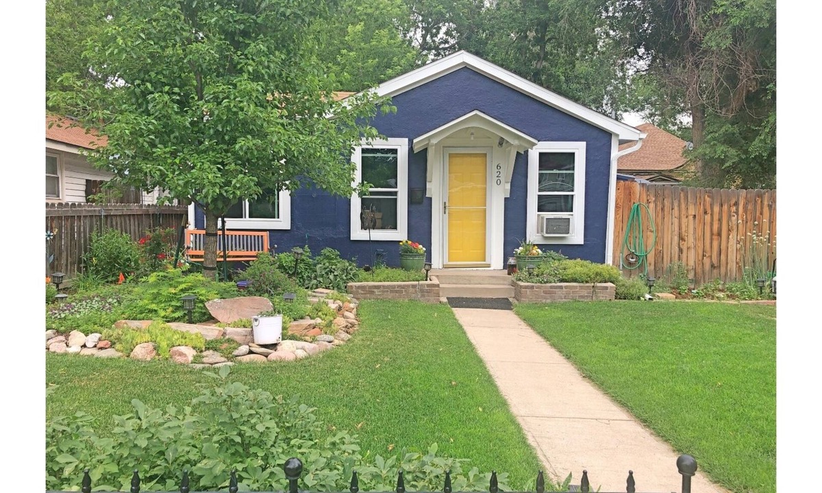 Martinez Park House | Charming Old Town Bungalow - Walk or Bike to Everything!