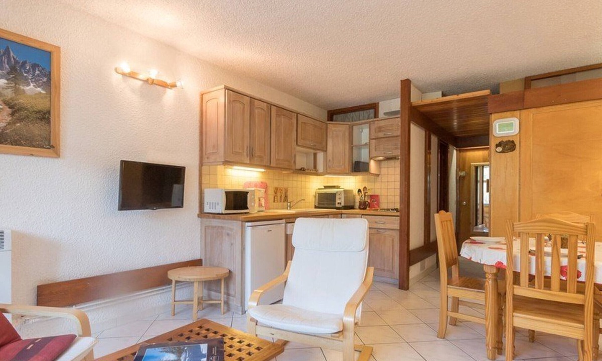 Chantemerle Apartment | Charming Studio for 4 in Serre-Chevalier with Balcony & Parking