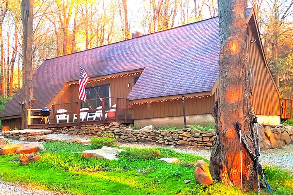 Champion Cabin | Charmingly Rustic Weekend Getaway in the Mountains near Pittsburgh, Pennsylvania