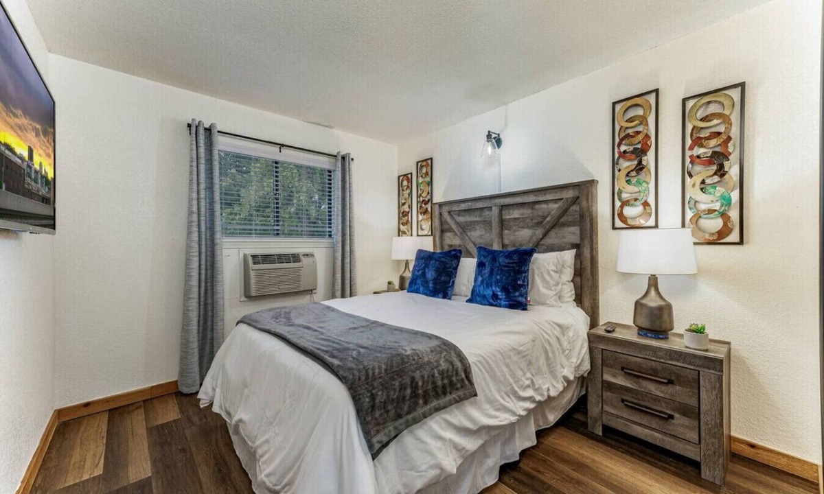 Wichita Apartment | Chic 1BR Near Old Town & Wichita State Univ + WIFI