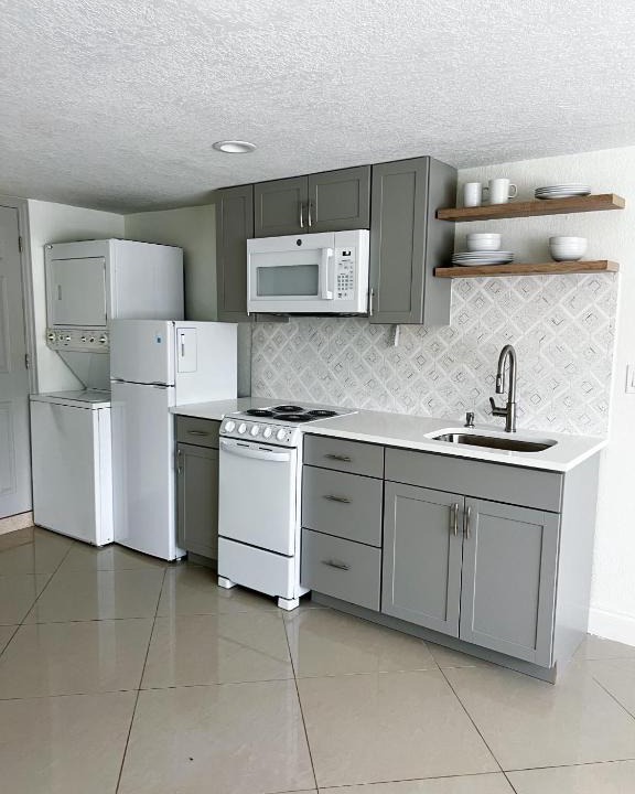 Lake Worth House | Chic suite by the Beach