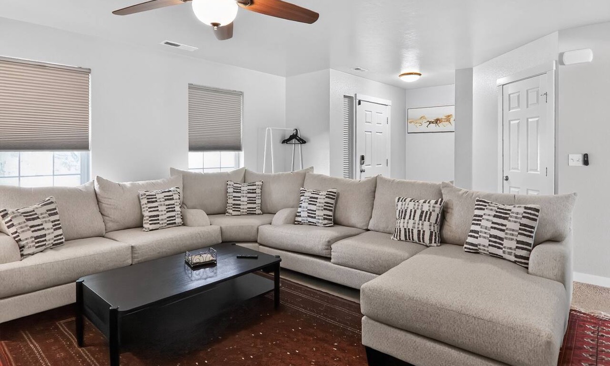 Southwest Ada County Alliance House | Comfortable Boise Executive Townhome