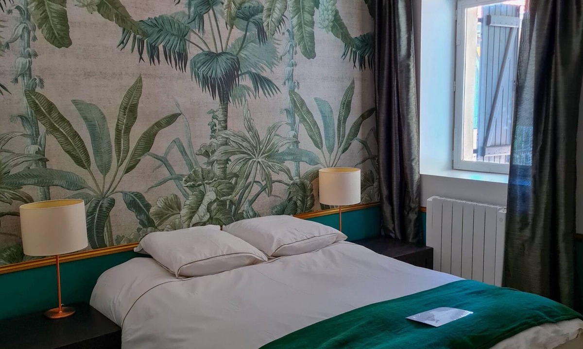 Saint-Priest House | Comfortable double room with terrace view in charming house