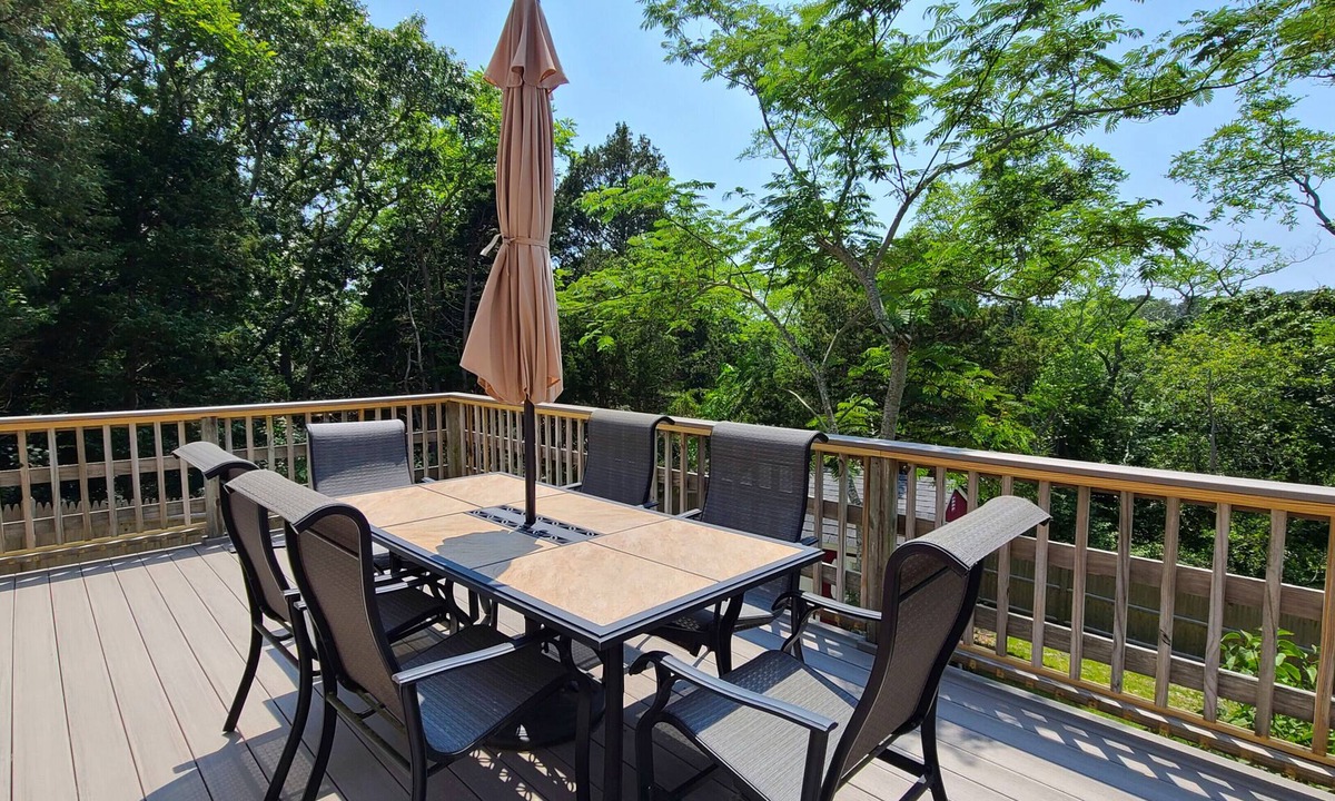 Wellfleet House | Comfortable Oceanside 3BD-Deck, Outdoor Shower, One Mile to Great Pond