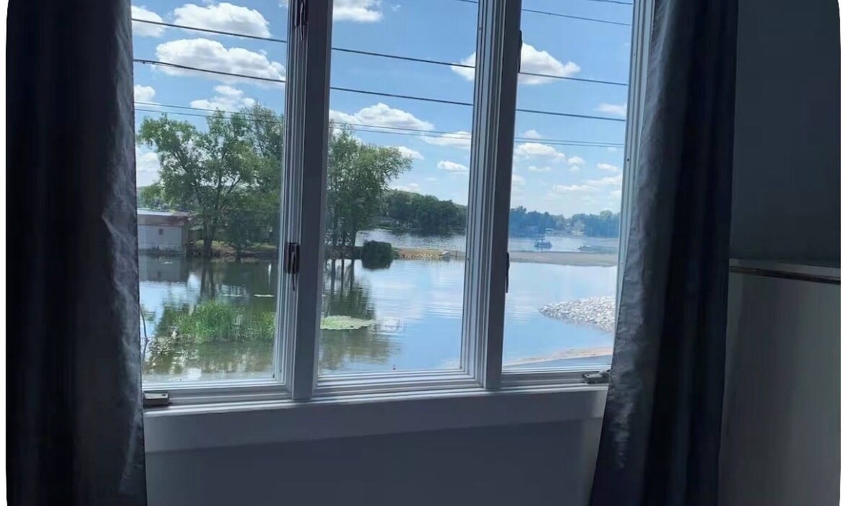 Portage Lakes House | Comfortable Retreat with Portage Lakes View!