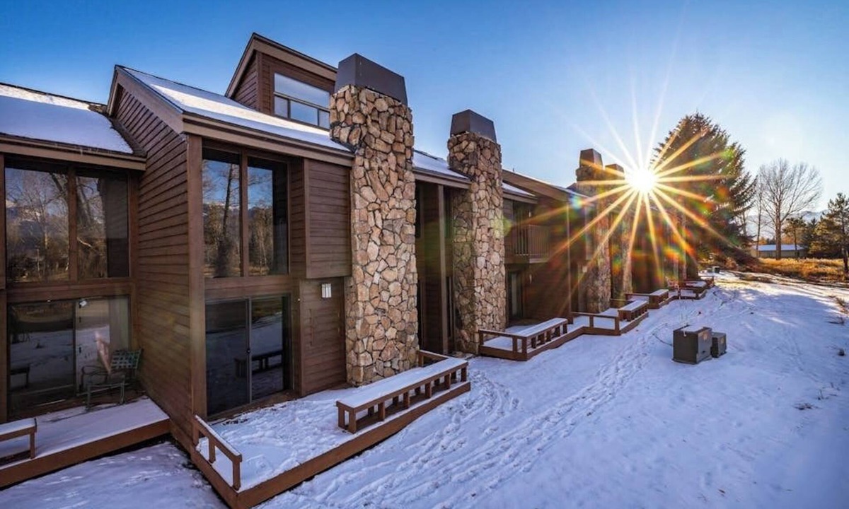 Jackson House | Comfortable townhome with amazing views, private sauna, deck & WIFI