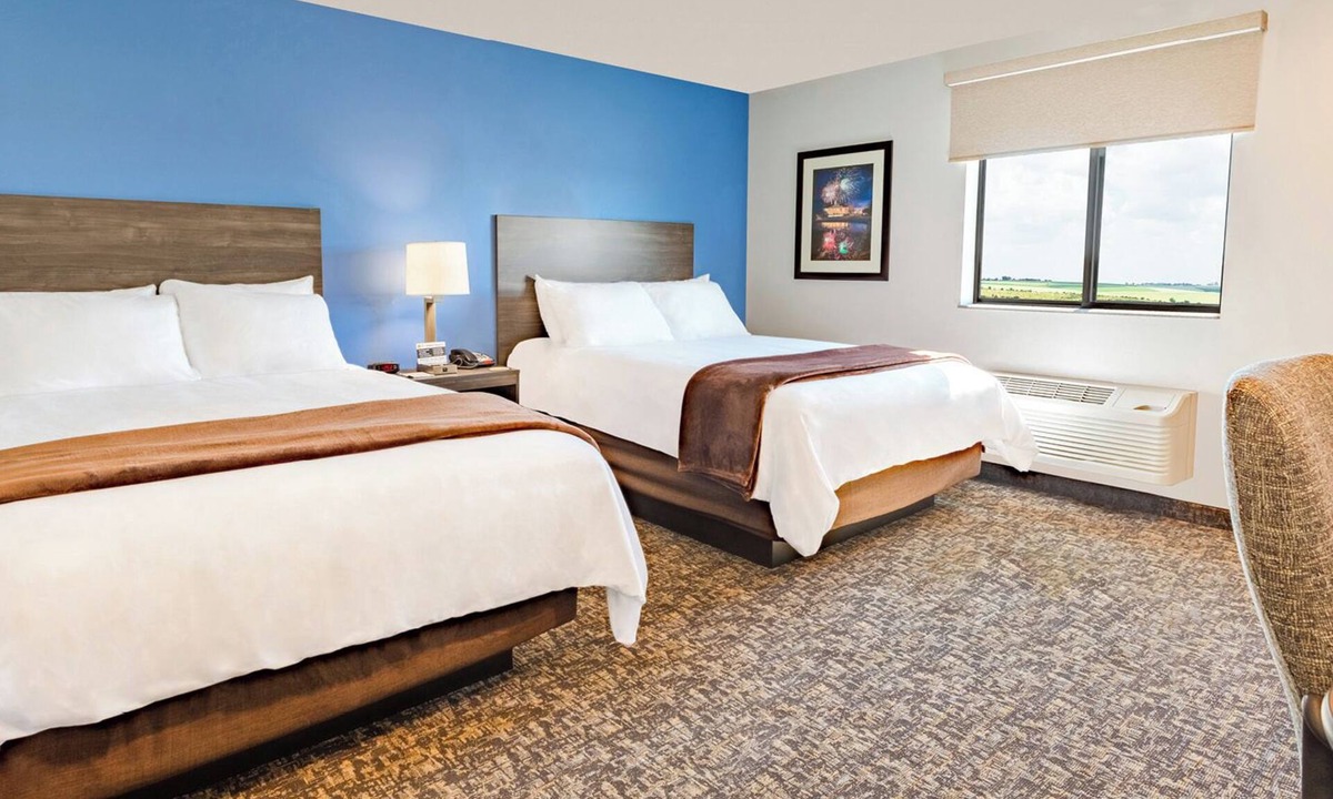 Wenatchee Hotel | Conveniently Located 3 Unit w/Cooking Space – Ideal for Families & Couples
