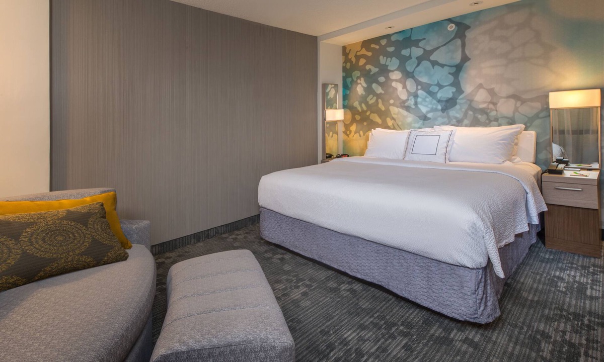 Winnipeg Hotel | Courtyard by Marriott Winnipeg Airport