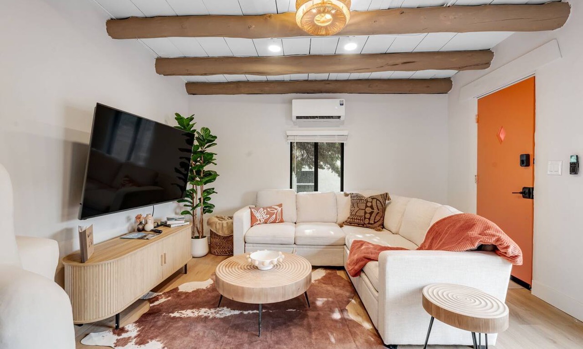 Manitou Springs Apartment | Cozy 2BR in Manitou Springs, Walk Downtown