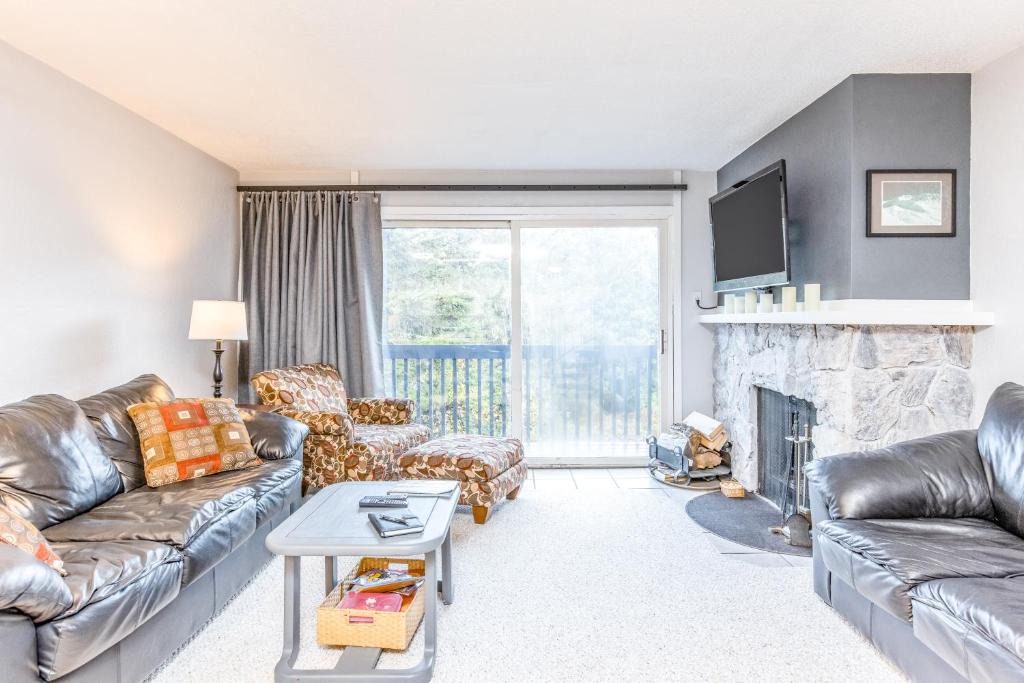 Alyeska Apartment | Cozy Crystal Mountain Condo