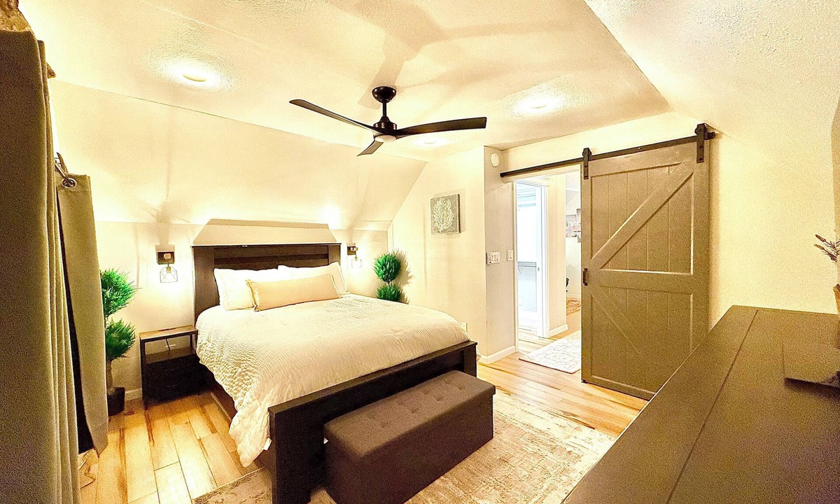 Central Colorado Springs House | Cozy Downtown Loft/Private Office & Walk-in Closet
