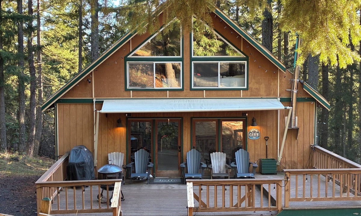 Roslyn Ridge Cabin | Cozy Evergreen Cabin