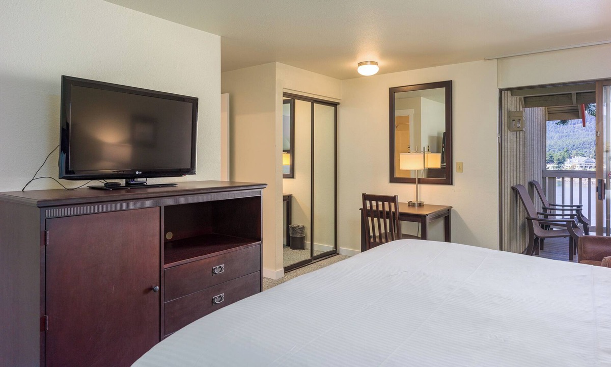 Rosario Hotel | Cozy Harborside Stay | Secluded Orcas Island Getaway- Harborside 2350