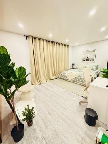 Pickering House | Cozy private backyard garden studio
