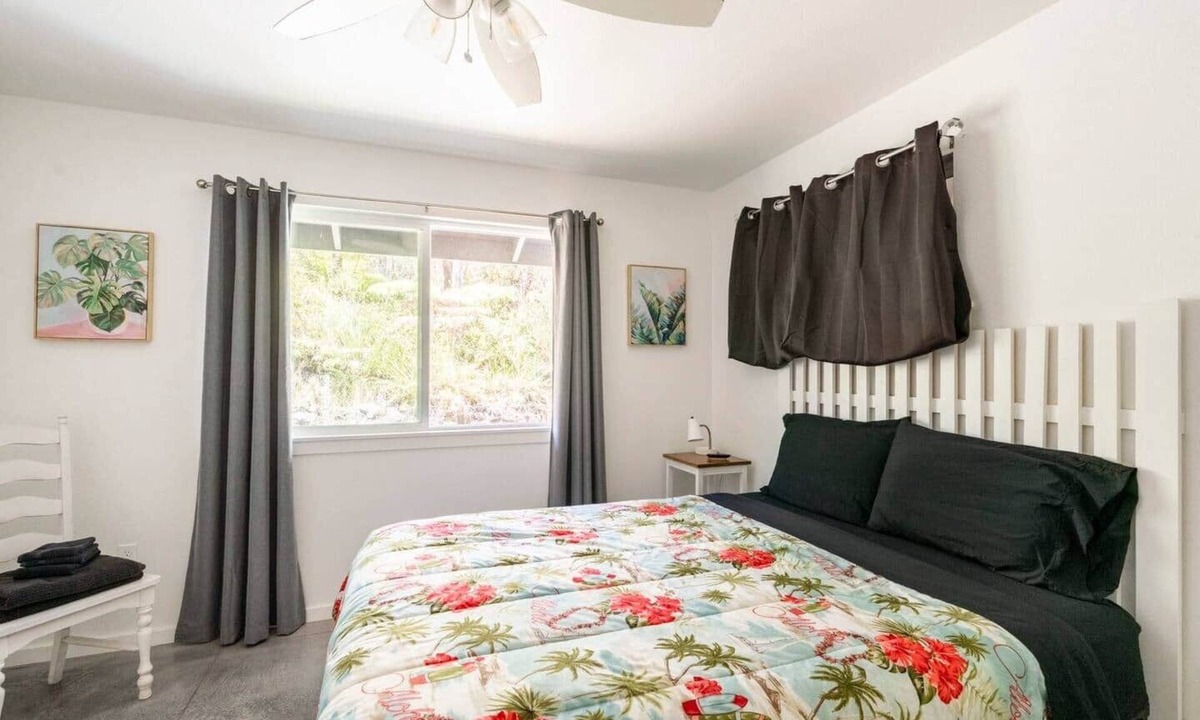 Royal Hawaiian Estates Bed & Breakfast | Cozy Rainforest Room