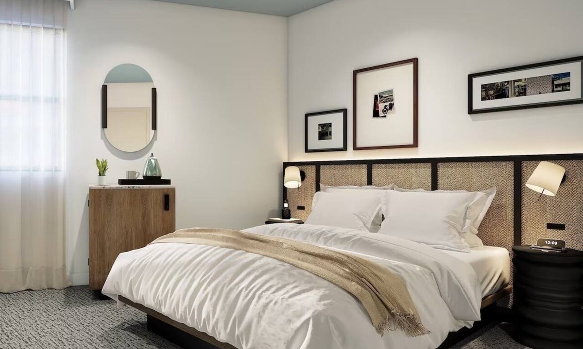 Waikiki Hotel | Cozy Room Steps Away from Waikiki Beach | Pool