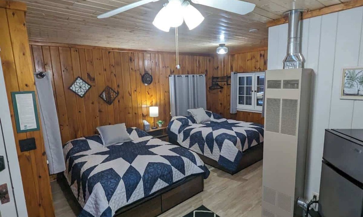 Park Rapids Cabin | Cozy Studio Cabin #5 Riverside Point Resort