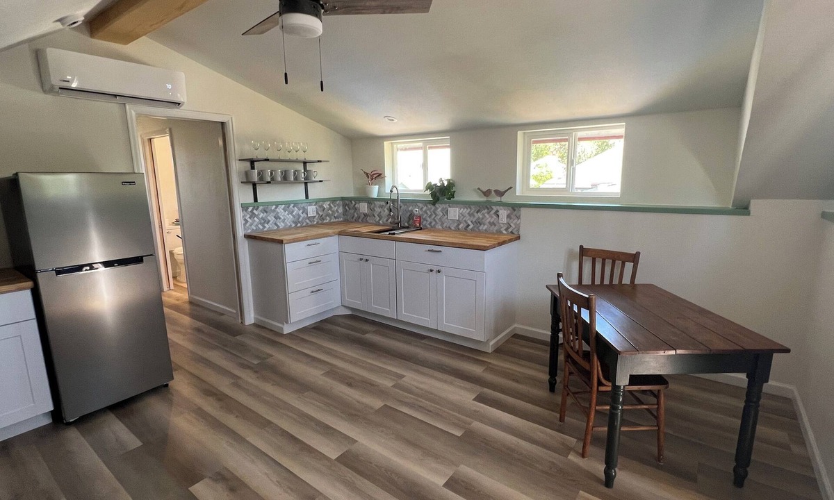Canon City Apartment | Cozy Vintage Carriage House Retreat