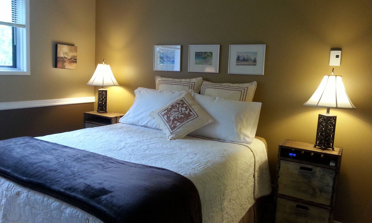 Nelson Bed & Breakfast | Creekside B & B