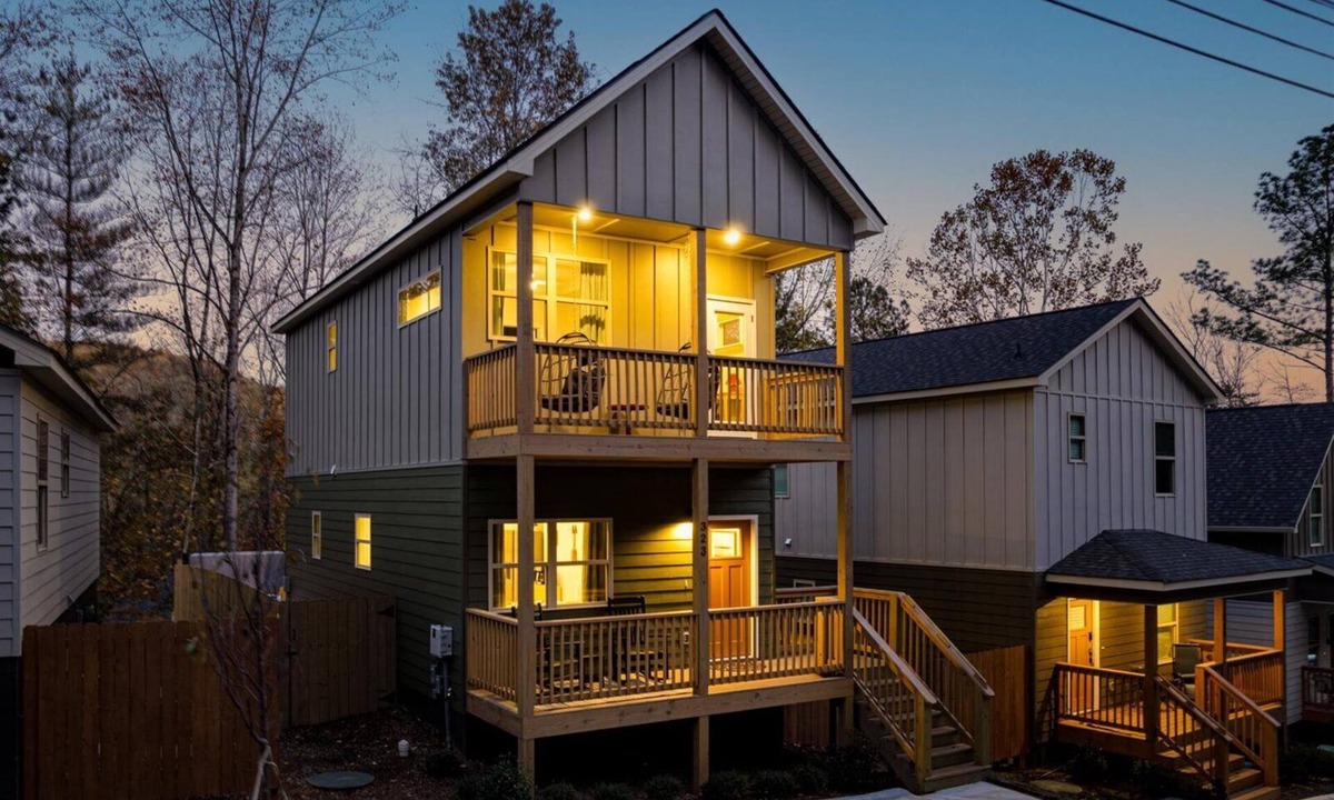 Lookout Valley Neighborhood Association House | Custom 3 Bdrm Cottage in Chattanooga w/Hot Tub!