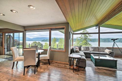 Union House | Deck & Sweeping Views: Family Union Home