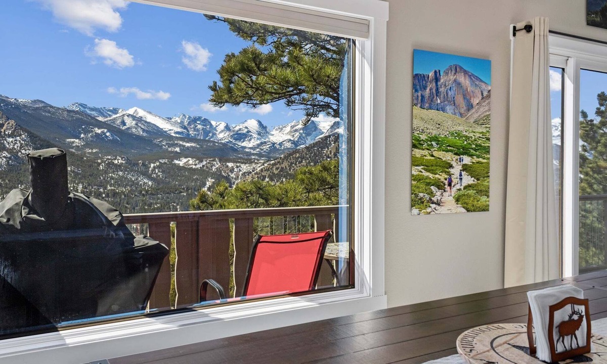 Windcliff Estates House | Destiny Vacation Home At Windcliff 3 Bedroom Home by RedAwning