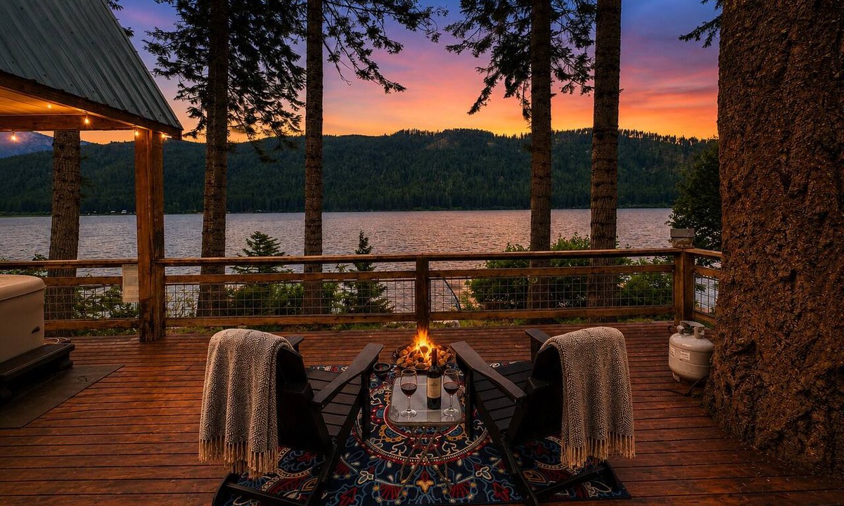 Leavenworth Cabin | Doc Roy's Legacy On Fish Lake Home by NW Comfy Cabins by RedAwning