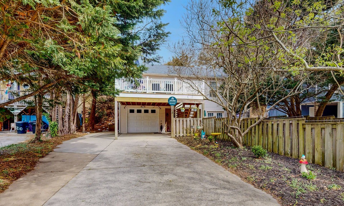 Colington Harbour House | Dog-friendly home with game room, furnished deck, & pool access