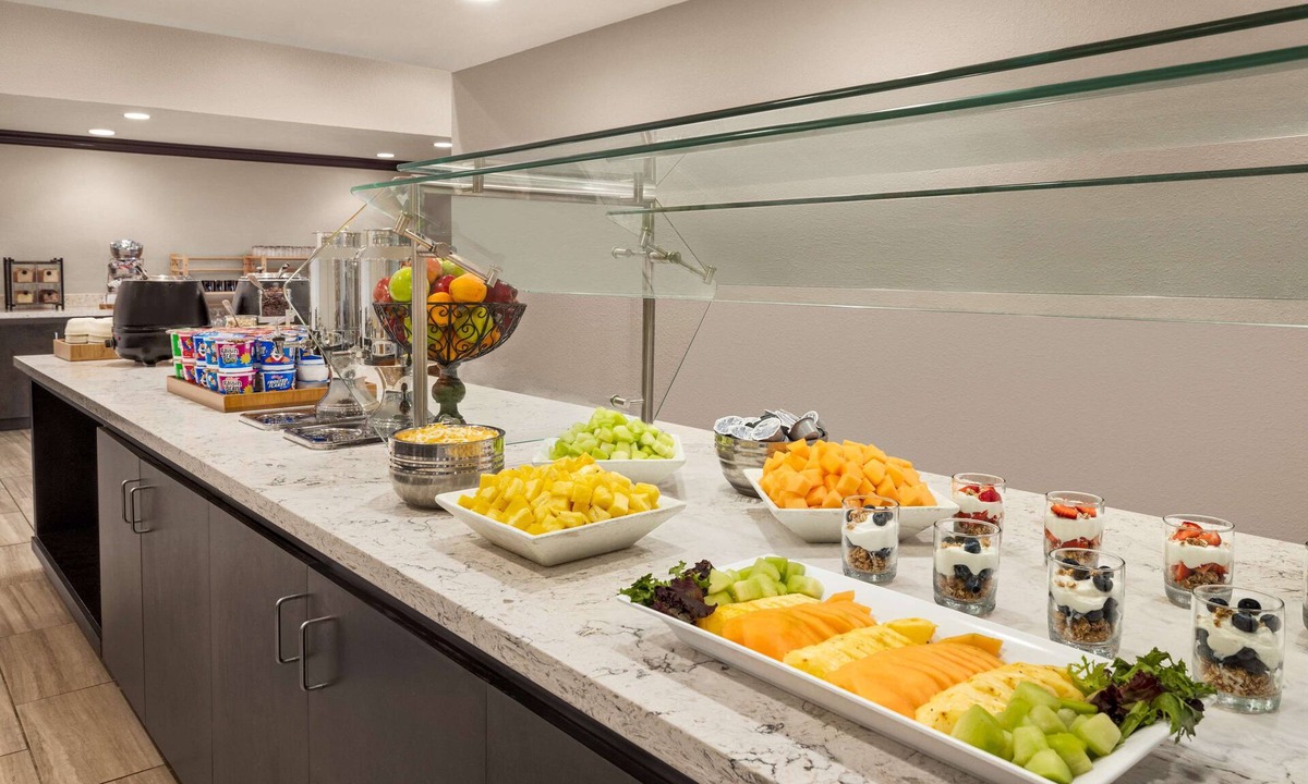 Kenner - Louis Armstrong International Airport Hotel | DoubleTree by Hilton Hotel New Orleans Airport