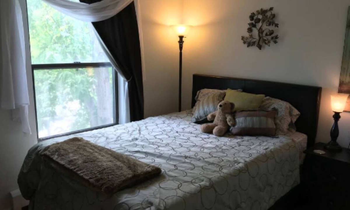 Whittier Condo | Downtown, Upscale PEARL ST!