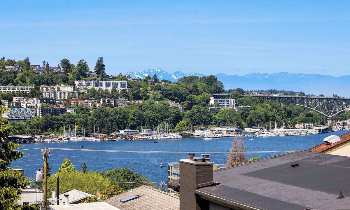 Eastlake House | Eastlake Gem, Rooftop Sauna & Lake View, 3min SLU