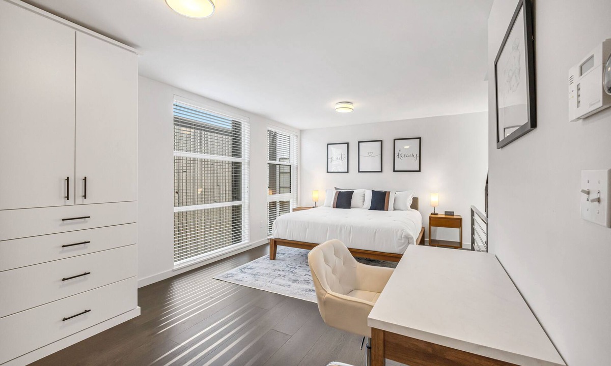 Green Lake House | Eco-Friendly Home in Green Lake. Walk to the Park, Restaurants, Coffee Shops.
