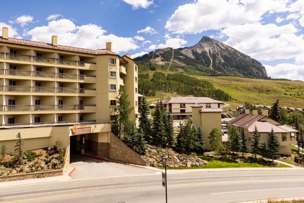 Mount Crested Butte Hotel | Elevation Hotel & Spa