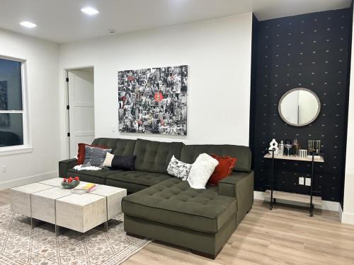Eagle Apartment | Emerald City in Downtown Eagle