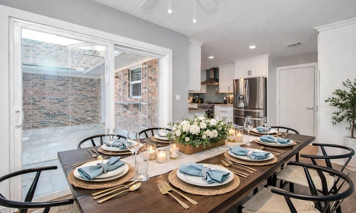 Friendswood House | Empress Solace Villa