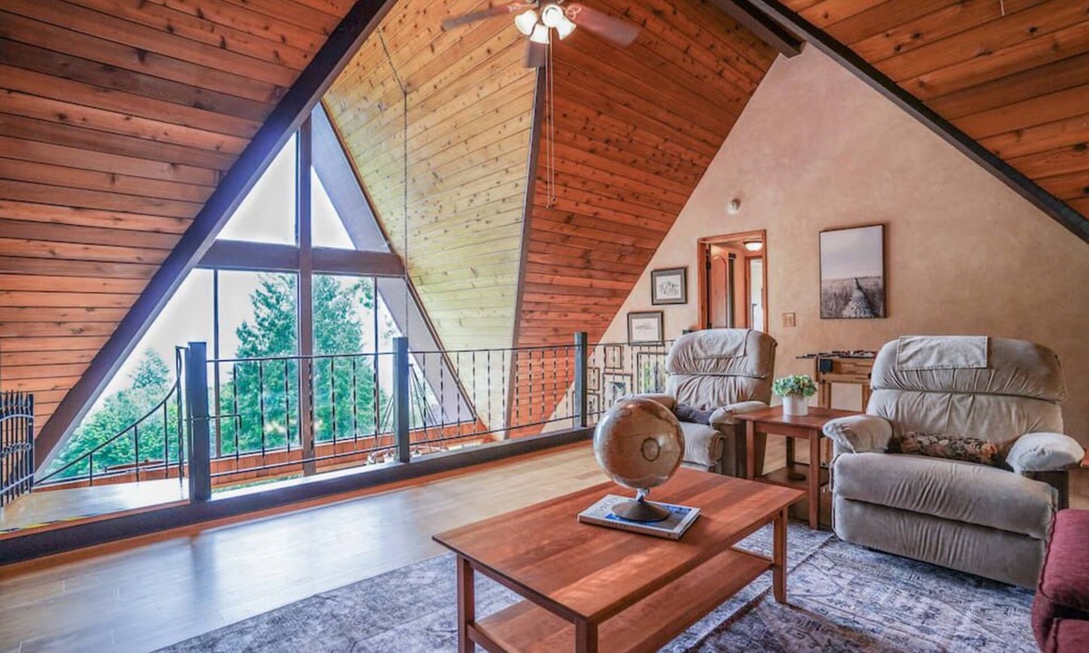 Poulsbo House | Enchanting Bavarian Cabin Retreat, Pet-Friendly