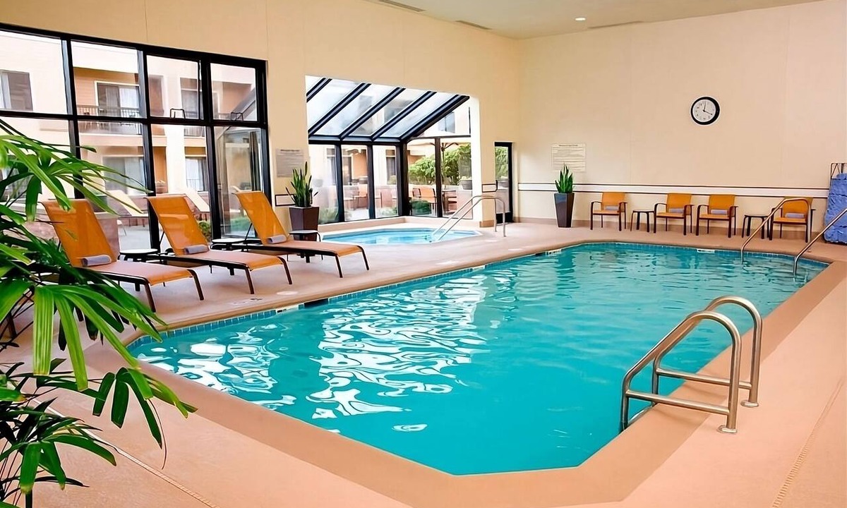 Bridle Trails Hotel | Enjoy a Hassle-Free Stay! Short Drive to Bruce Lee Grave Site, Pet-Friendly!