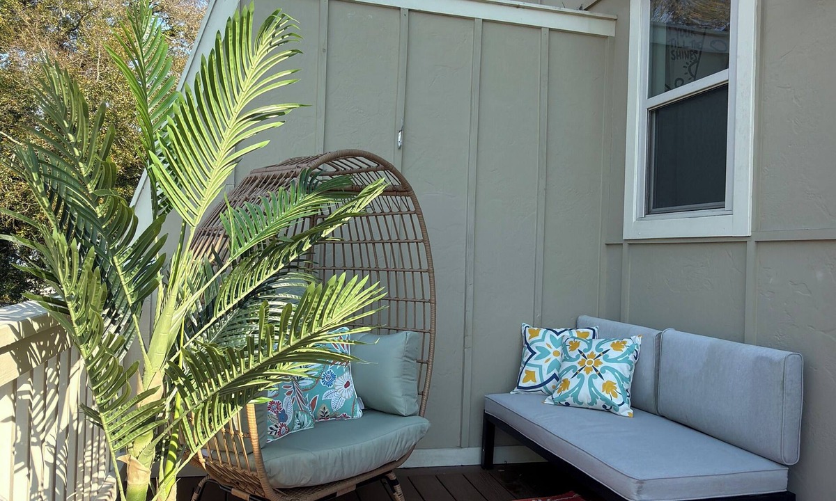 Wilmington Apartment | Enjoy walking Downtown Wilmington and going to the beach