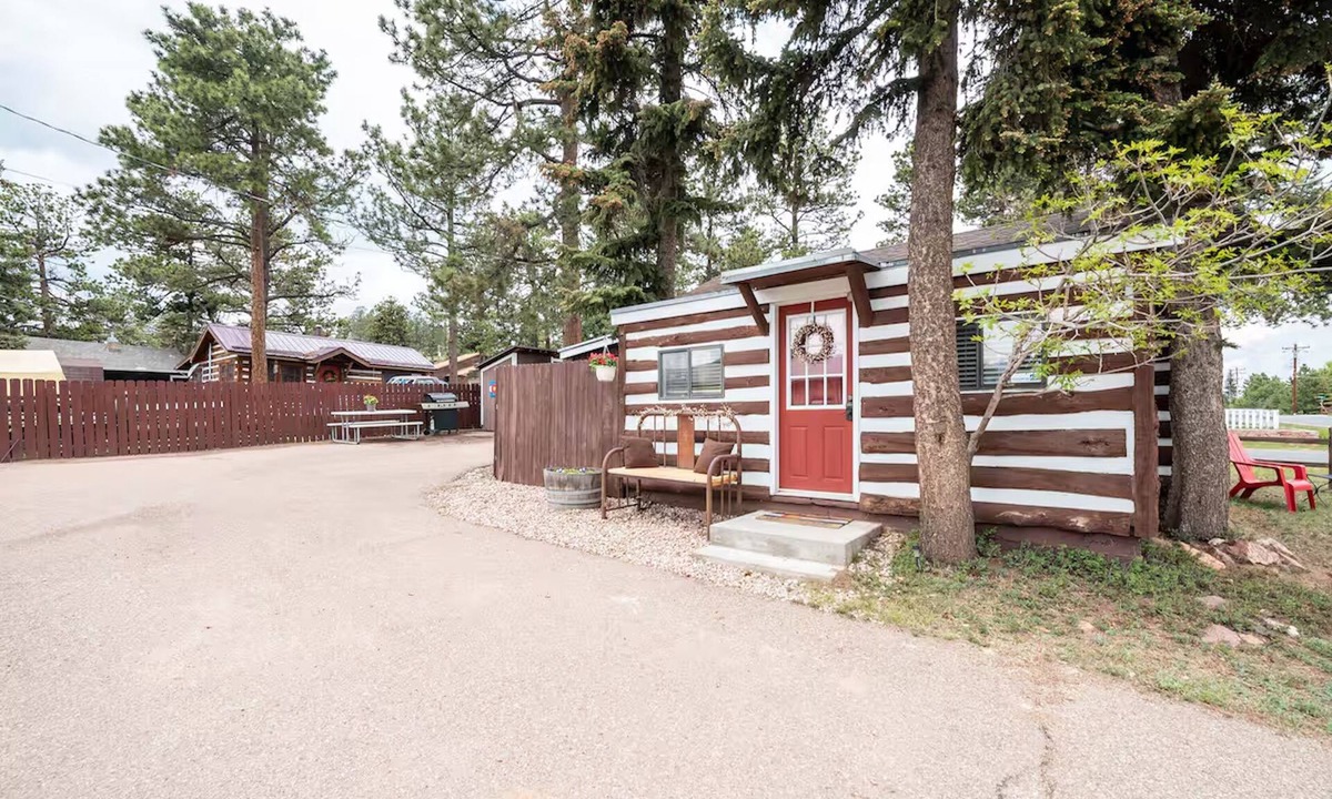 Woodland Park Cabin | Enjoyable 2-bedroom cabin in enchanting Woodland Park getaway
