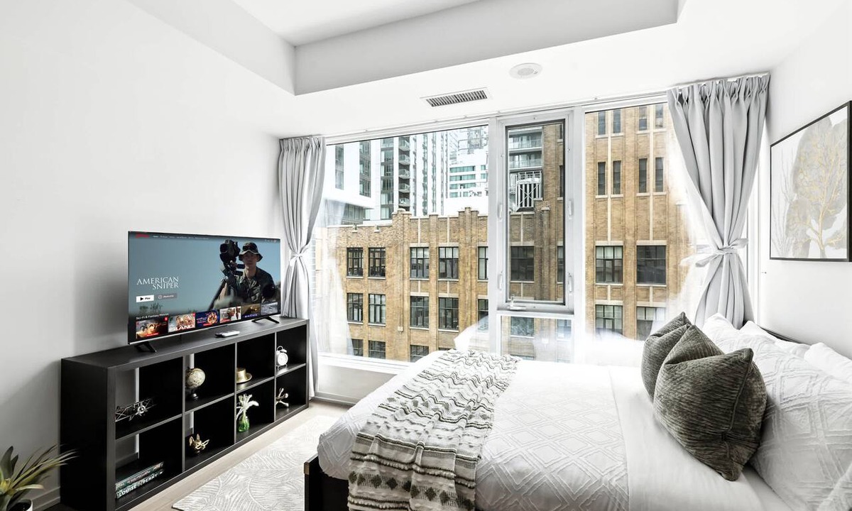 Fashion District Apartment | Entertainment District Gem, Walk to CN Tower