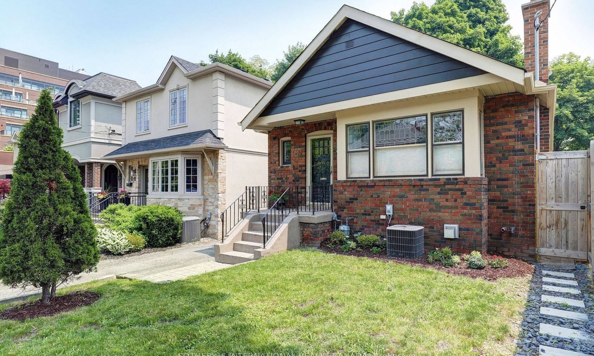 East York House | Executive Rental
