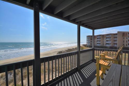 Sneads Ferry House | Experience oceanfront living at Shipwatch Villas 1209 in North Topsail Beach!
