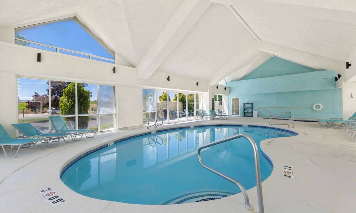 Layton Hotel | Explore Northern Utah | Heated Pool Reset Minutes from Lagoon Amusement Park