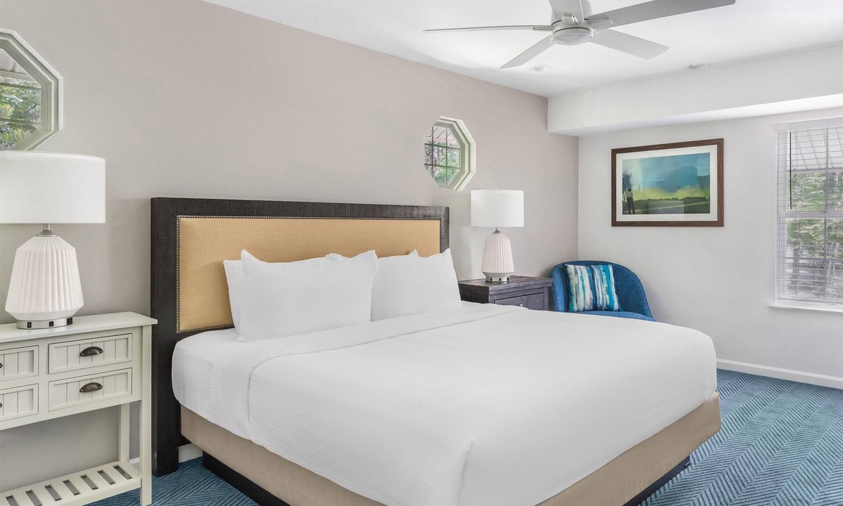 Sea Scape Hotel | Family 3BR Loft w/Full Kitchen: 1.3 mi to Kitty Hawk Pier & Fishing Lakes
