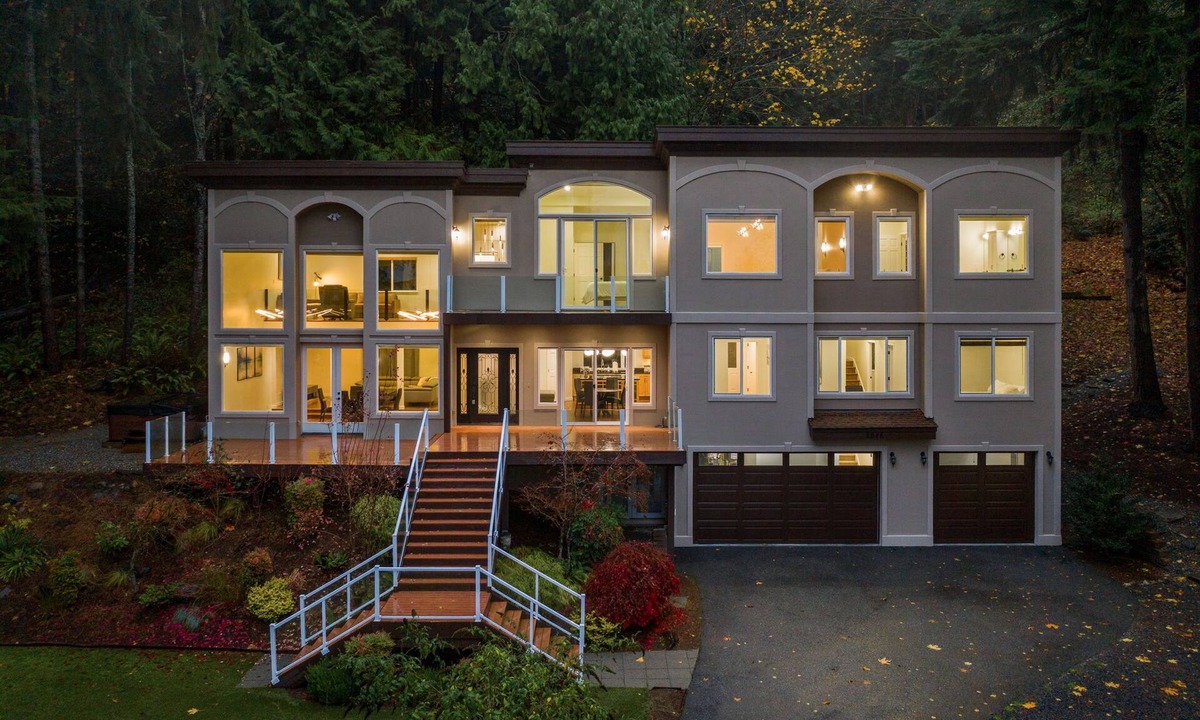 Sammamish House | Fantastic 5-bedroom house with AC in charming Sammamish