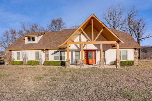 Lakeview House | Fish the White River! Sleek Family Home in Flippin