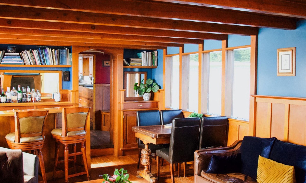 Ucluelet Bed & Breakfast | Floating Bed & Breakfast