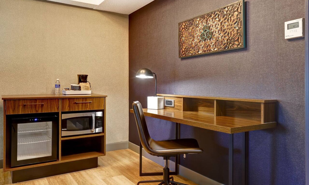 Thorold Hotel | Four Points by Sheraton St. Catharines Niagara Suites