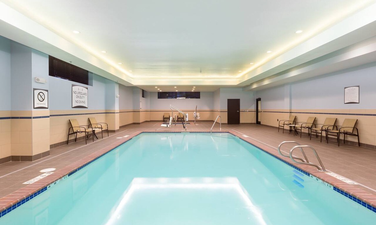 Fremont Apartment | Free Breakfast. Pool Access. Suite Near Downtown.
